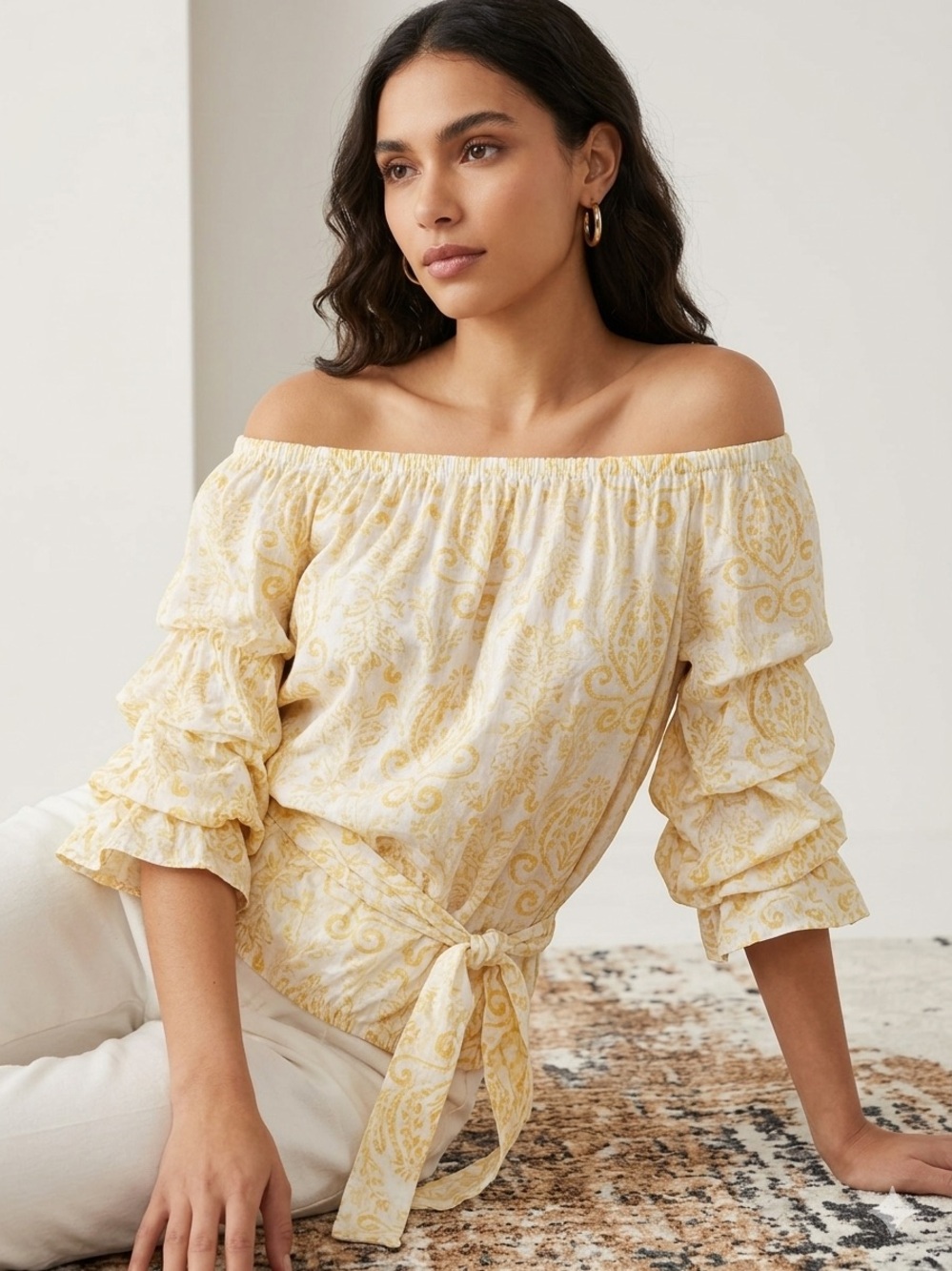 Vince Camuto White & Yellow Off-Shoulder Tie-Front Blouse